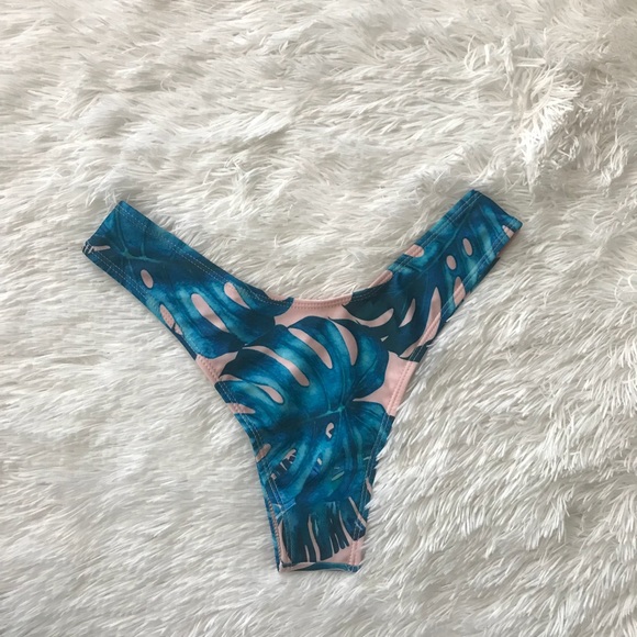 ❗️SALE❗️Floral Bikini - Picture 3 of 5